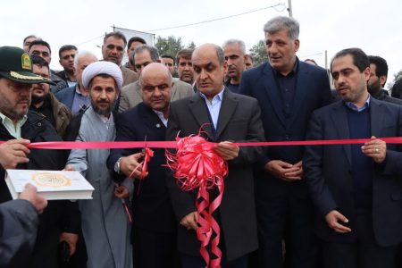 زمین ورزشی خیرساز شهید نعیمی لوشان با حضور استاندار افتتاح شد