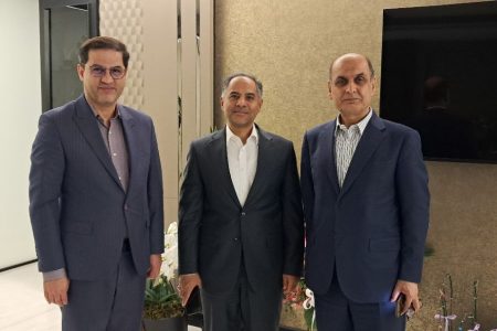 در دیدار استاندار با مدیر عامل بانک تجارت مطرح شد؛ اعلام آمادگی بانک تجارت برای سرمایه‌گذاری در پروژه‌های توسعه‌ای گیلان