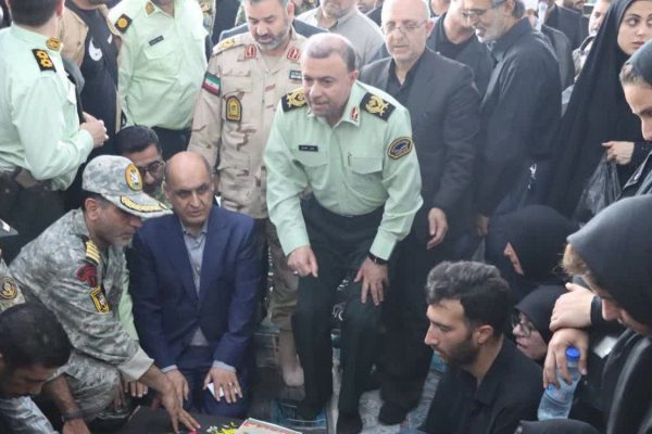 مراسم تشییع و تدفین پیکر شهید جواد جعفرزاده، مأمور فداکار فرماندهی انتظامی گیلان با حضور استاندار در رشت برگزار شد.