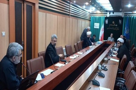 در جلسه کارگروه استانی توسعه فعالیت‌های تبلیغی و ترویجی قرآن گیلان، راهکارهای ارتقاء اثربخشی برنامه‌های قرآنی، بهره‌گیری از ظرفیت‌های فرهنگی و رسانه‌ای و ضرورت هم‌افزایی دستگاه‌های اجرایی برای تحقق اهداف سند توسعه فرهنگی قرآن مورد بررسی قرار گرفت.