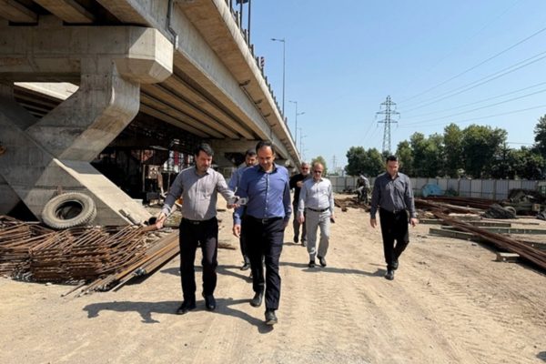 افتتاح لاین دوم این تقاطع طی چهار ماه آینده بازدید شهردار رشت و مدیرکل امور مالیاتی گیلان از پروژه تقاطع امام حسین (ع)